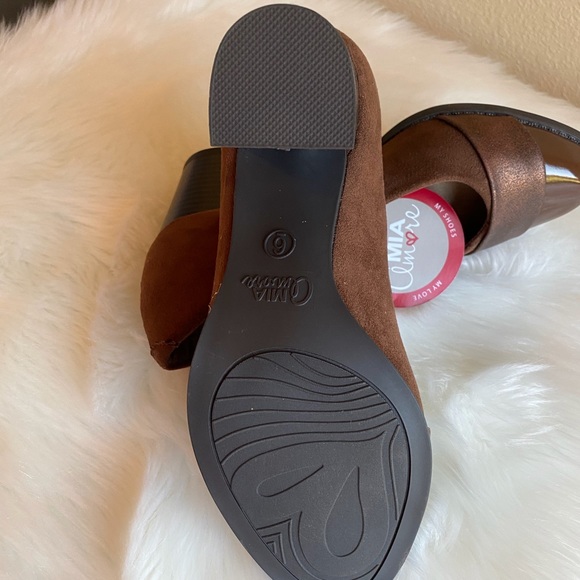 MIA Amore Round Toe Classic Pumps - Picture 10 of 15